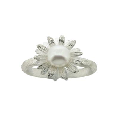 Kitten Sunflower with Pearl Ring 
